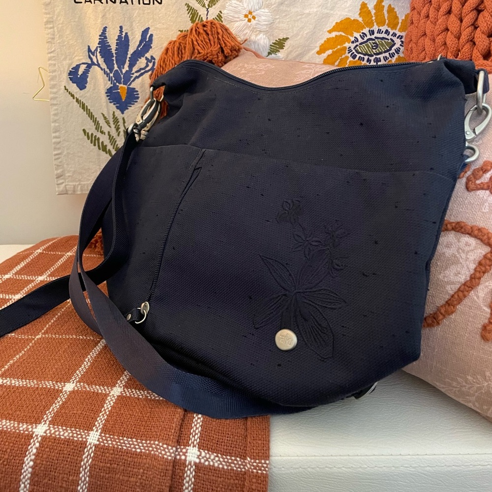 Haiku Women's Ascend Hobo Bag Midnight